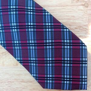 Plaid Men's Tie in Burgundy and Black